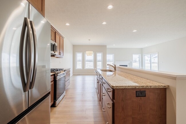 Kitchen - 5875 Monarch Dr