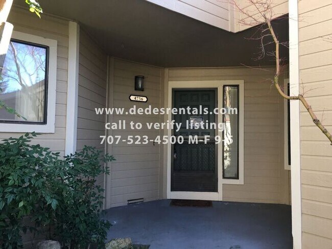 Foto del edificio - 4756 Shade Tree Ln