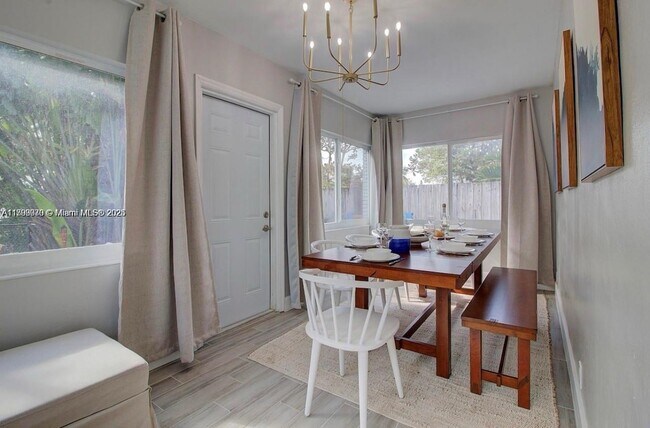 Foto del edificio - 320 SW 11th Ct