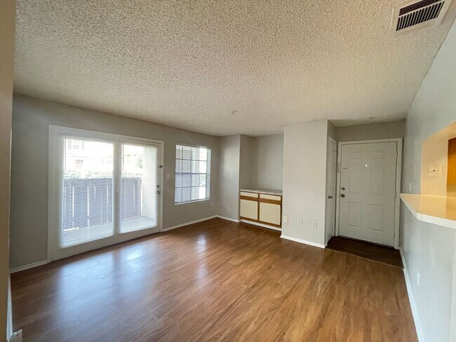 Foto del edificio - 2 Bed / 1 Bath Condo in Gated Comm. In Altamonte Springs. Available Now!