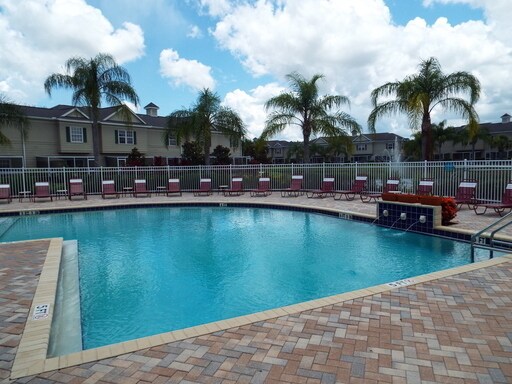 Foto del edificio - STUNNING 2 BED/2.5 BATH TOWNHOME WITH GARA...