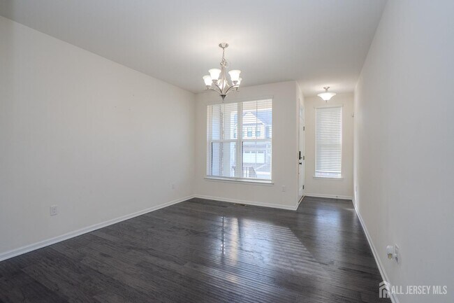 Foto del edificio - 16 Clover Ln