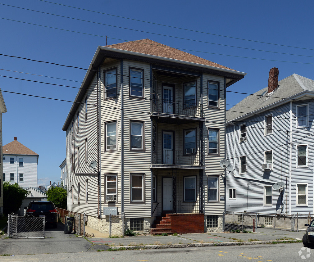 Primary Photo - 73 Hathaway St