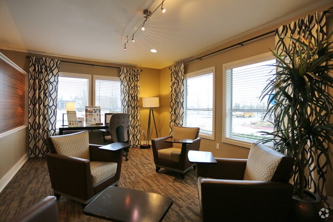Interior Photo - Alister Parx I