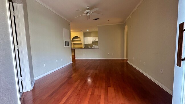 Foto del edificio - City Living Meets Comfort – 2BR/2BA Condo in Prime Downtown Location