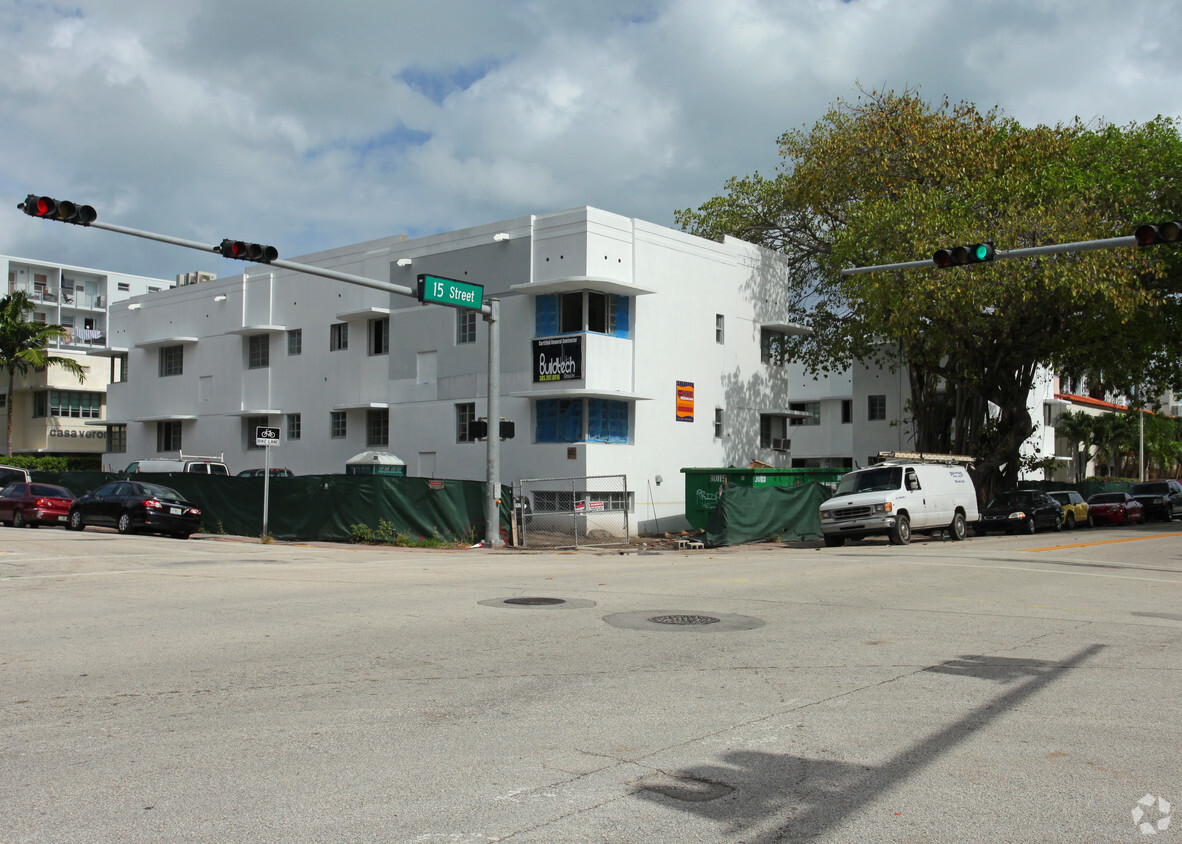 Front View - Alexandria Apartments