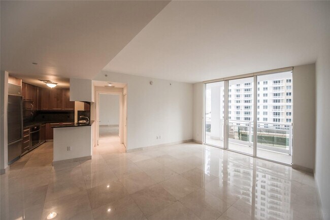 Building Photo - 901 Brickell Key Blvd