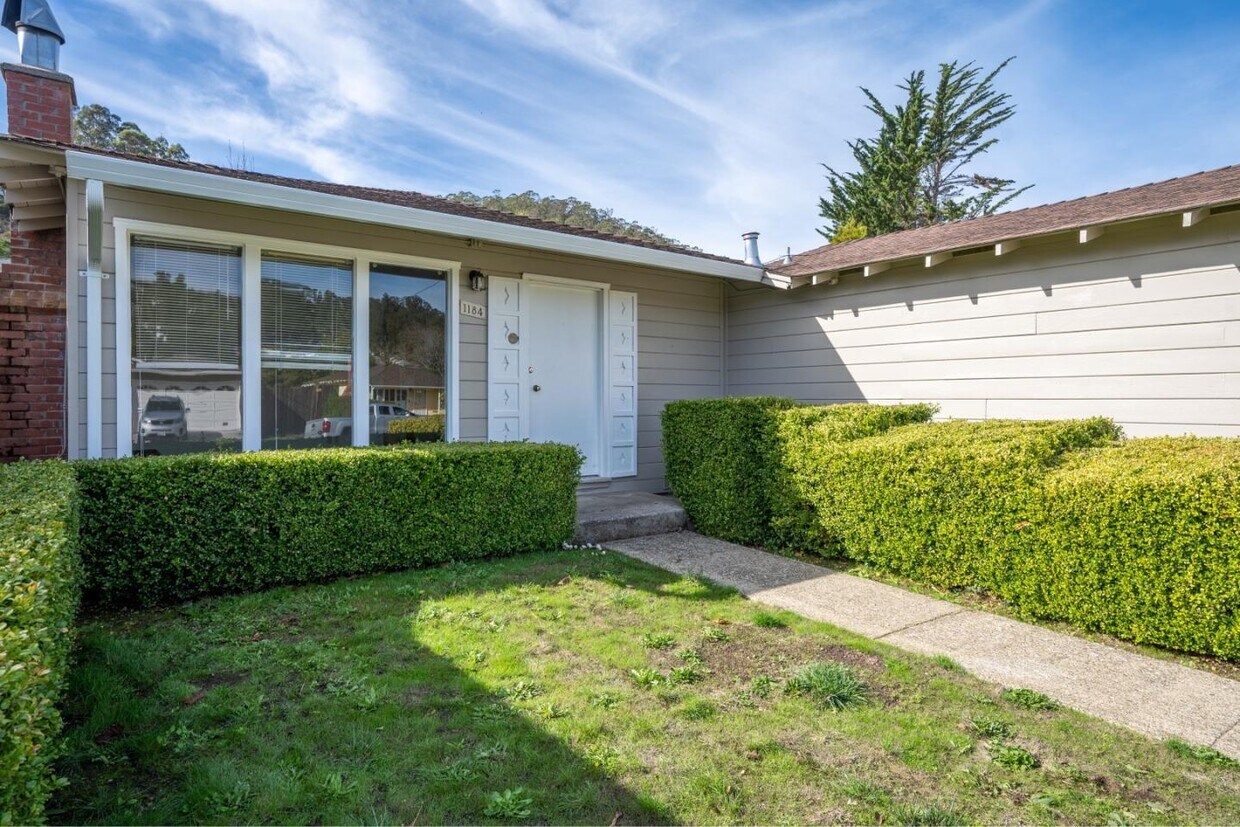 Building Photo - 1184 Rosita Rd