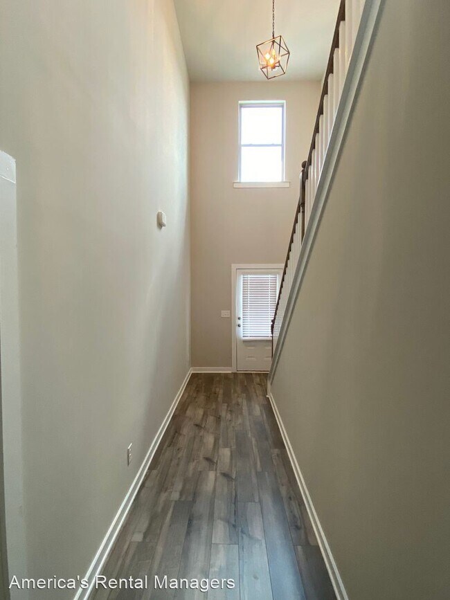 Building Photo - 3 br, 2.5 bath House - 295 Ridge View Circle