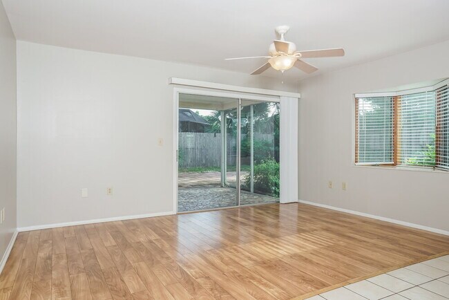 Foto del edificio - 3907 Lemonwood Dr