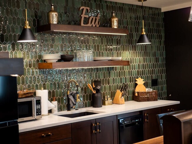 Foto del edificio - 3413 W Sunset Ave