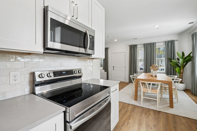 Building Photo - Hamlet Huntersville - Homes & Townhomes fo...