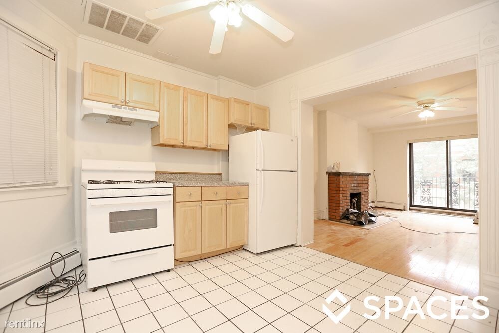 Primary Photo - 2270 N Lincoln Ave
