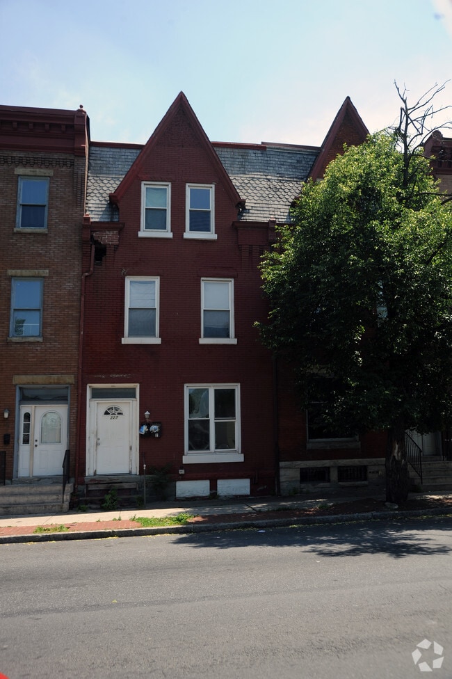 Primary Photo - 229 S 13th St