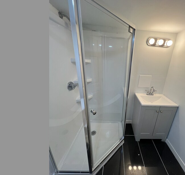 Foto del edificio - 474 E 7th St