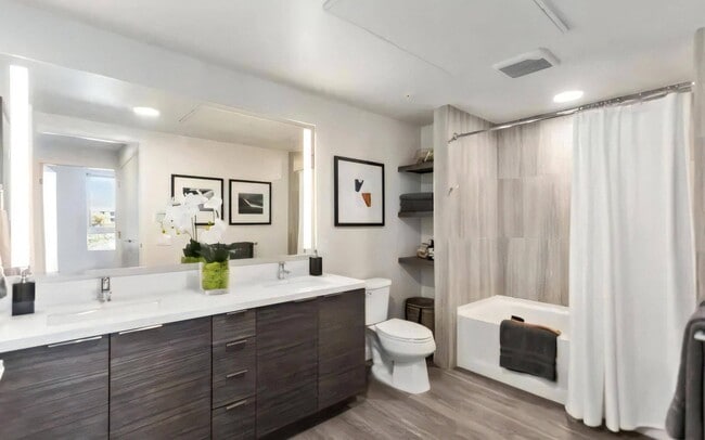 Double Vanities with Large Soaking Tub - Valentina by Alta