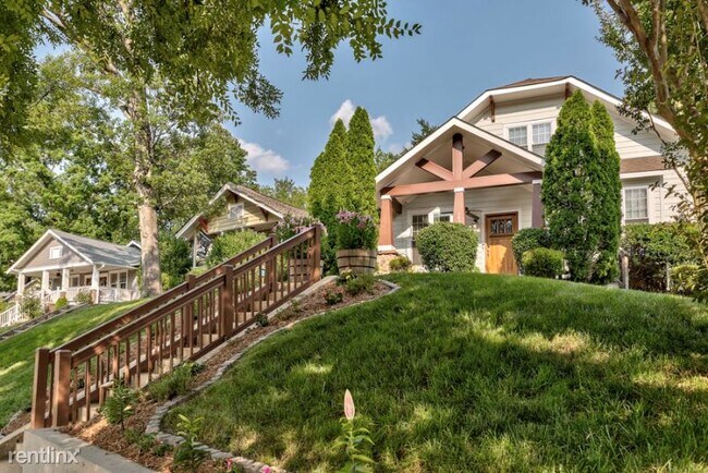 Building Photo - 4 br, 4 bath House - 1623 S Mint St