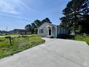 Building Photo - 2610 Omar St