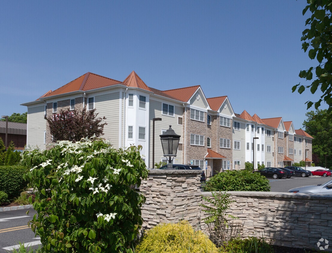 Crystal Place Apartments Apartments Woodbridge, NJ