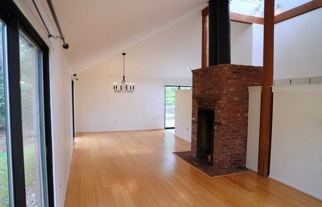 Foto del edificio - 3 Edgewood Cir