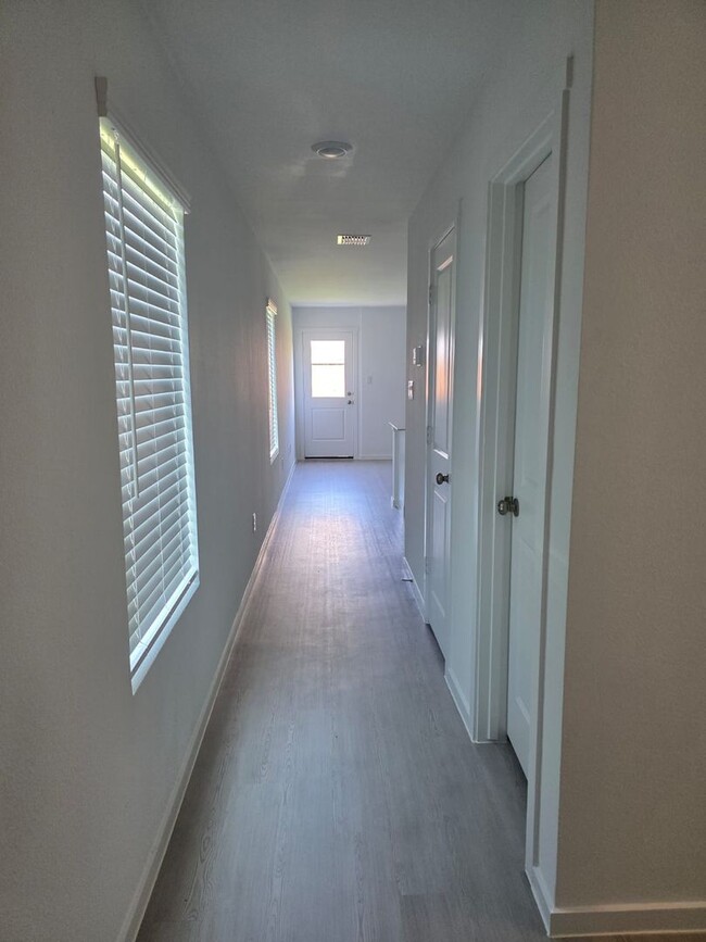 Foto del edificio - NEWLY BUILT 3 bedroom 2.5 Bath *1.5 MONTHS...