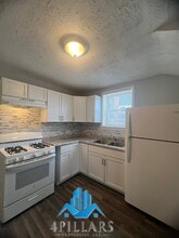 Building Photo - 1311 E Columbus Dr