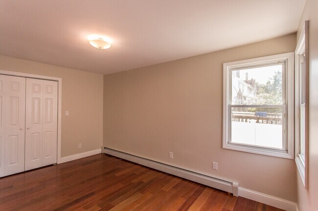 Foto del edificio - 72-18 Kessel St