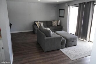 Building Photo - 704 The Woods