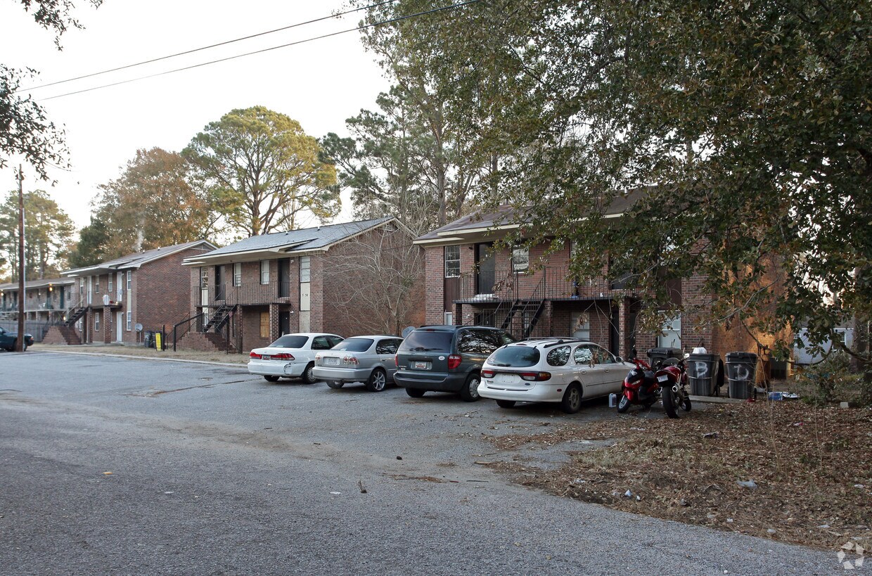 Primary Photo - 5448-5468 Deloach St