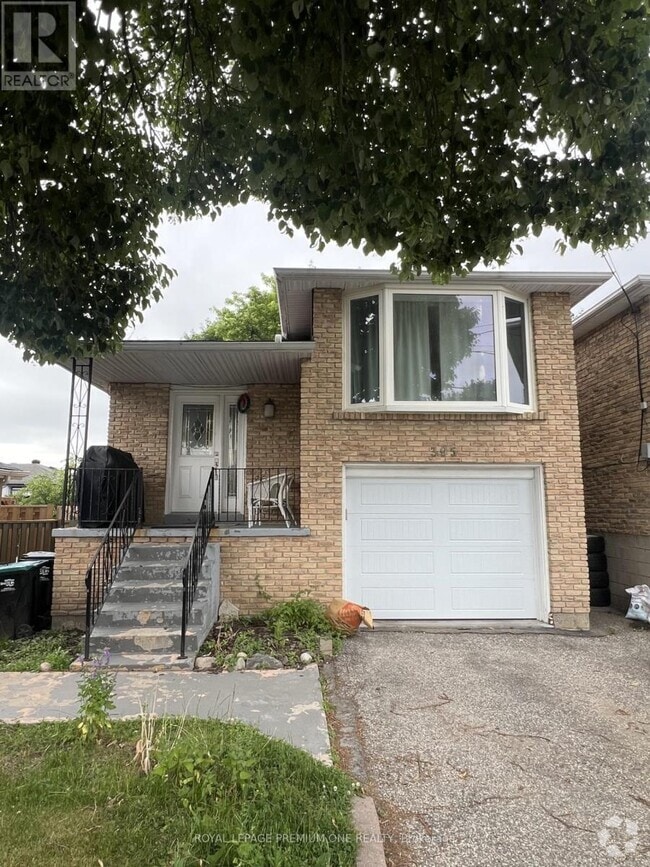 Building Photo - 395 Simcoe Rd