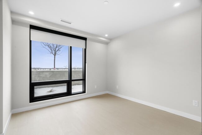 Photo du bâtiment - 8375-8375 Broadcast Ave SW