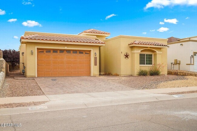 Foto del edificio - 14117 Rainbow Point Dr