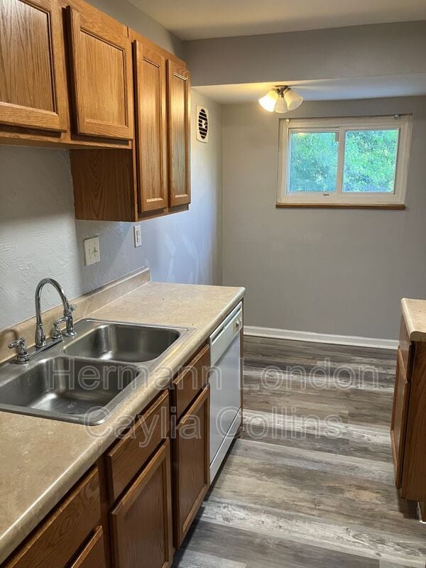 Building Photo - 10531 Spring Garden Dr