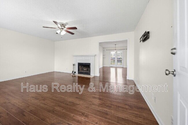 Foto del edificio - 1361 Jenny Ln
