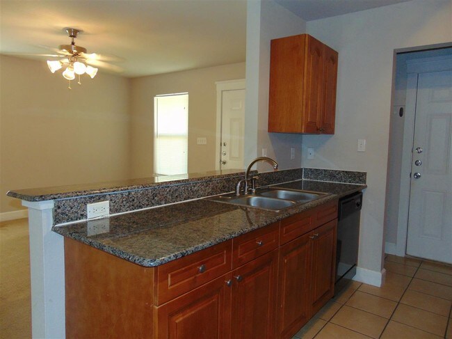 Building Photo - 708 Claremont Pkwy