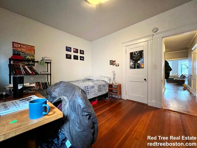 Foto del edificio - 48 Englewood Ave