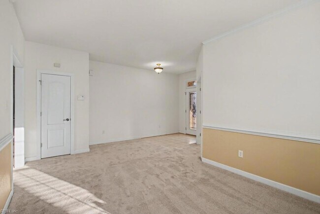 Foto del edificio - 3820 Stumpy Lake Ln