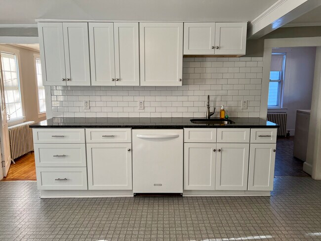 kitchen - 2 White St