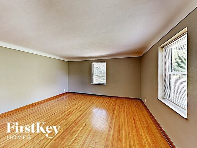 Foto del edificio - 11251 Old Halls Ferry Rd