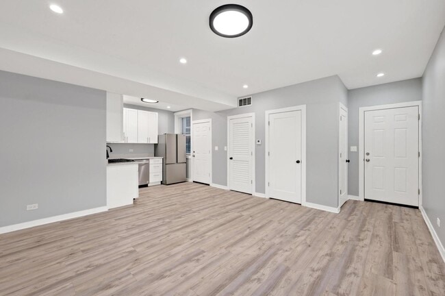 Building Photo - 3752 W Division St