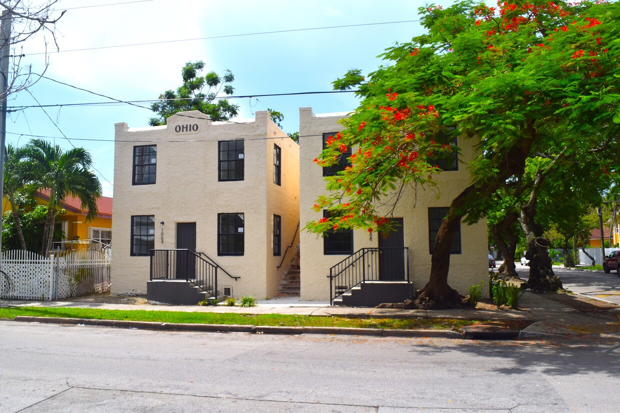 Foto principal - 1064 NW 5th St