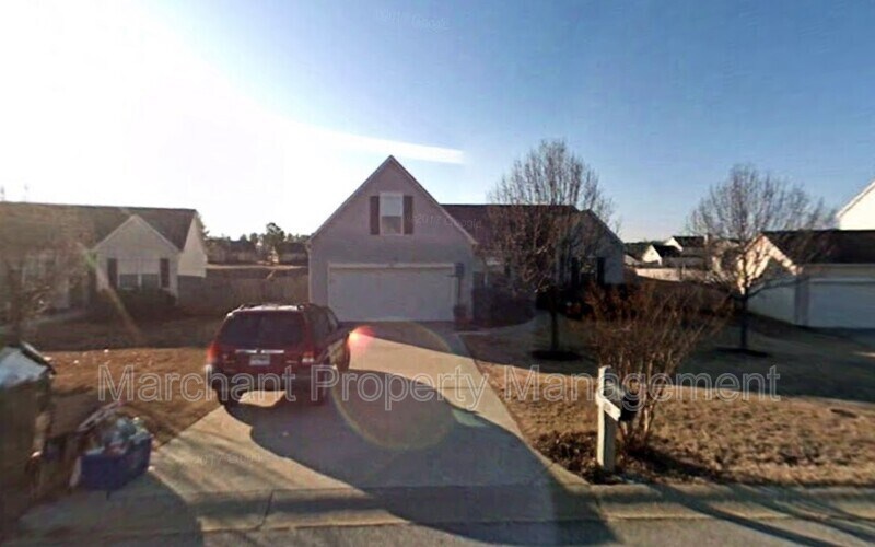 Primary Photo - 208 Peach Grove Pl