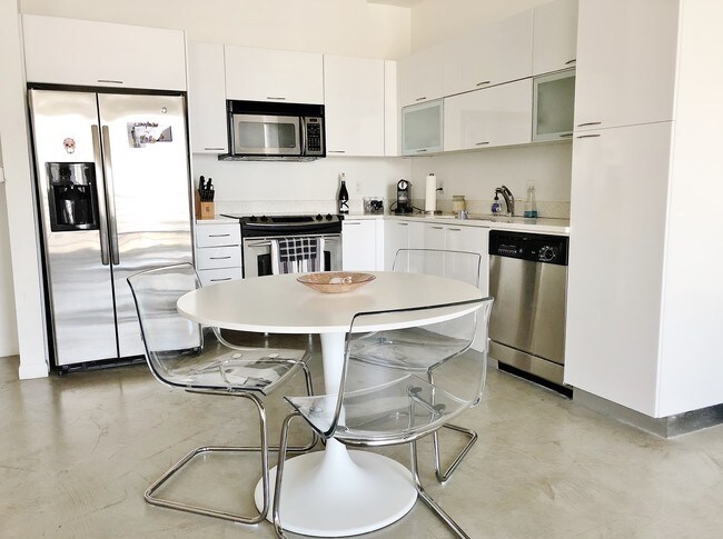 Concepto de cocina abierta - 234 NE 3rd St