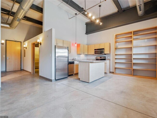 Building Photo - 111 E Franklin Ave