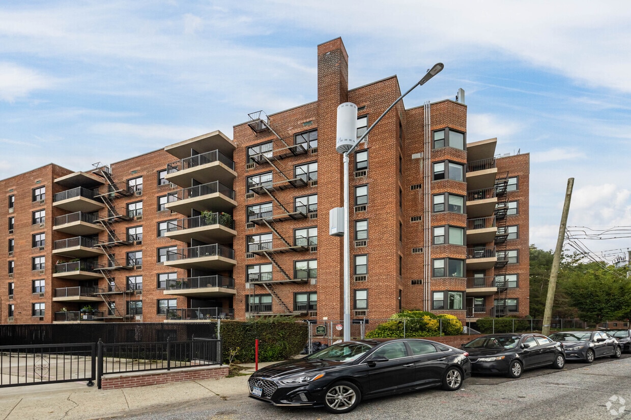 CoOp Apartments in Flushing, NY