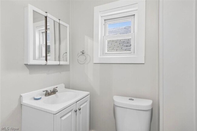 Foto del edificio - 2763 W 32nd St
