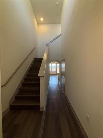 Foto del edificio - 300 Lucas Ln