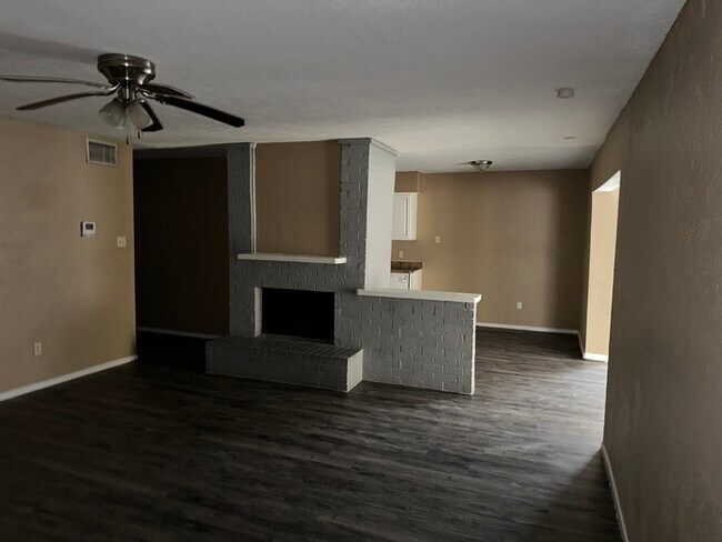 Foto del edificio - 1722 Dorchester Dr