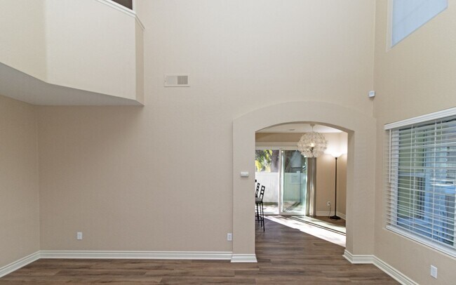 Building Photo - Welcome to Promenade Place in Vista, CA!