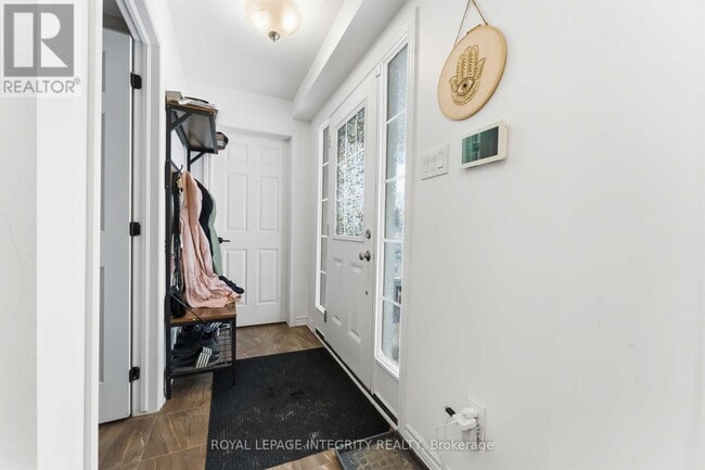 Building Photo - 425 Gerardia Ln